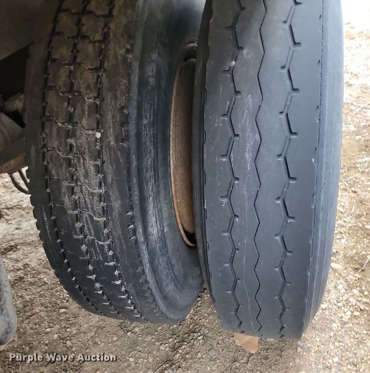 image for item KU9090 1978 Heil 8x28 end dump pup trailer