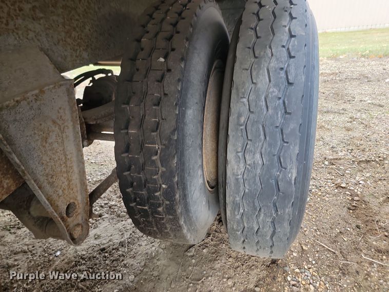 image for item KU9090 1978 Heil 8x28 end dump pup trailer