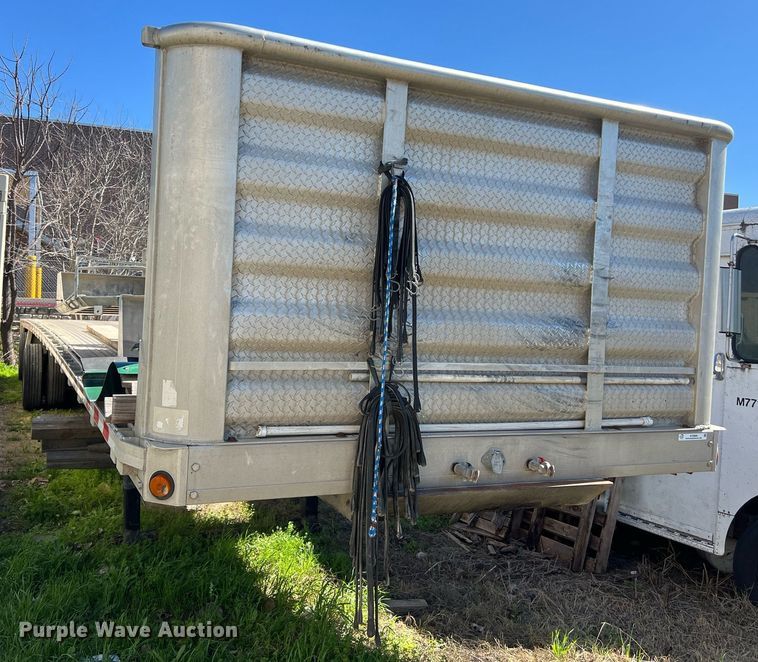 image for item KV9866 1996 Reitnouer flatbed trailer
