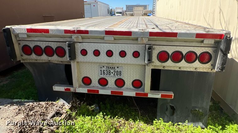 image for item KV9866 1996 Reitnouer flatbed trailer
