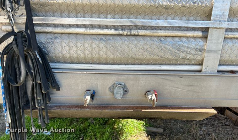 image for item KV9866 1996 Reitnouer flatbed trailer