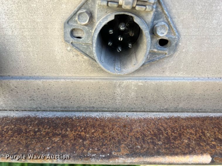 image for item KV9866 1996 Reitnouer flatbed trailer