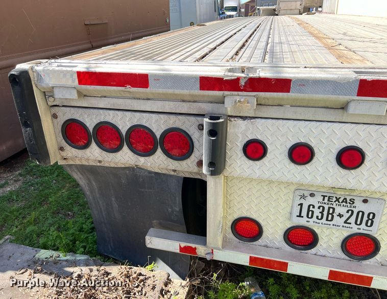 image for item KV9866 1996 Reitnouer flatbed trailer