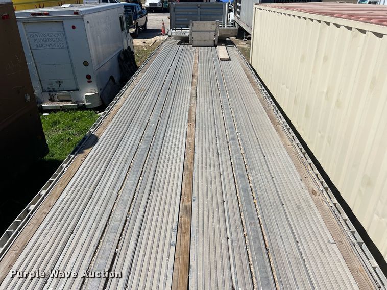 image for item KV9866 1996 Reitnouer flatbed trailer