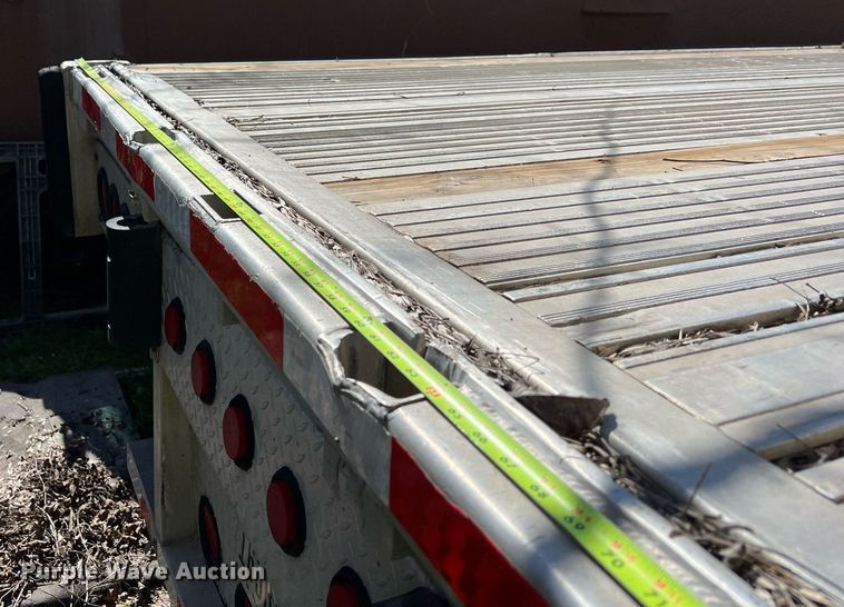 image for item KV9866 1996 Reitnouer flatbed trailer