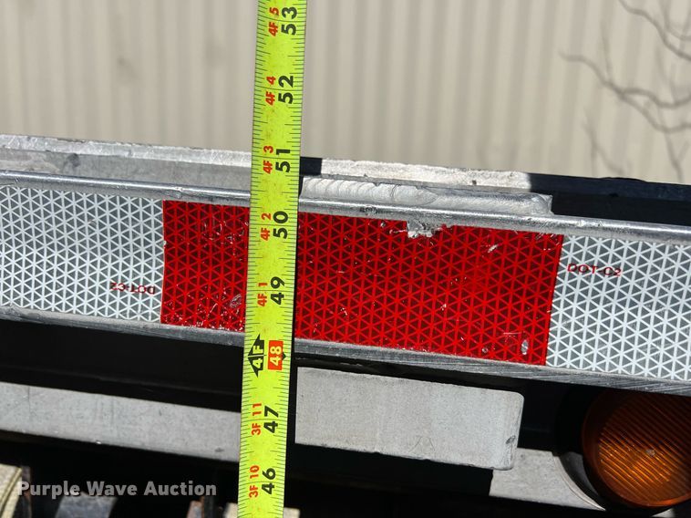 image for item KV9866 1996 Reitnouer flatbed trailer