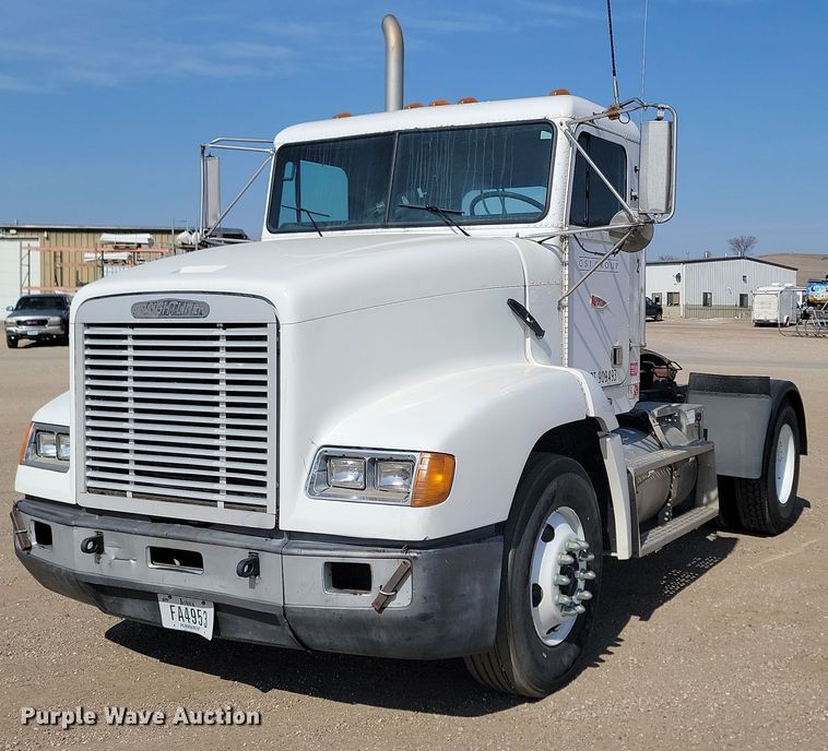 image for item LA9754 1998 Freightliner  FLD112 semi truck