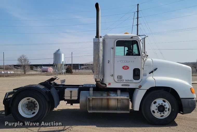 image for item LA9754 1998 Freightliner  FLD112 semi truck