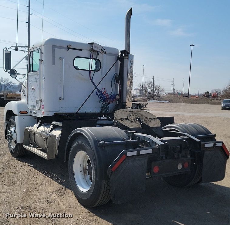 image for item LA9754 1998 Freightliner  FLD112 semi truck
