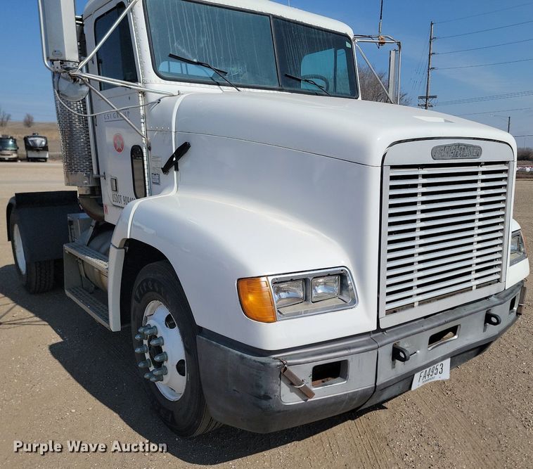 image for item LA9754 1998 Freightliner  FLD112 semi truck