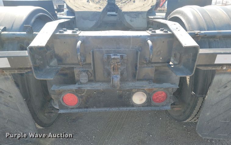 image for item LA9754 1998 Freightliner  FLD112 semi truck