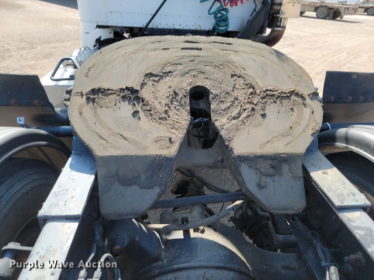 image for item LA9754 1998 Freightliner  FLD112 semi truck