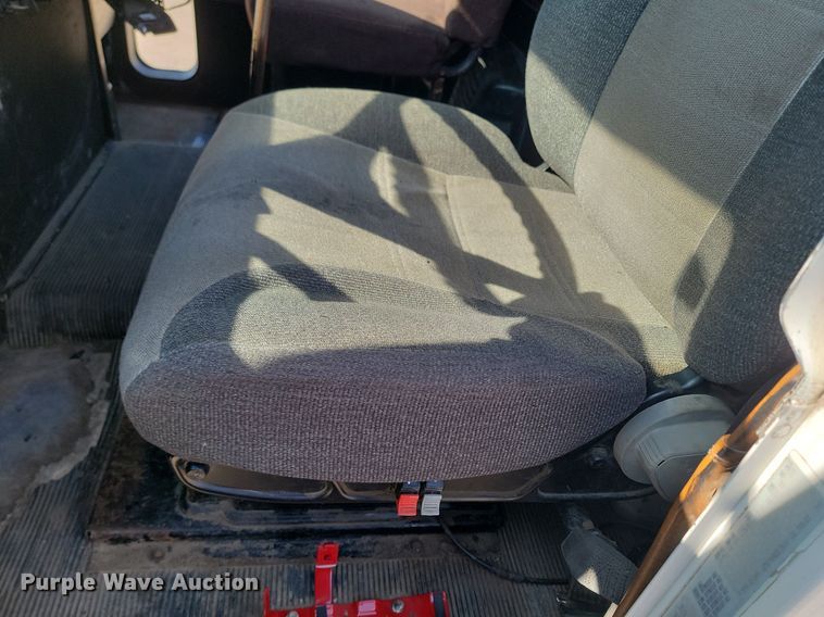 image for item LA9754 1998 Freightliner  FLD112 semi truck