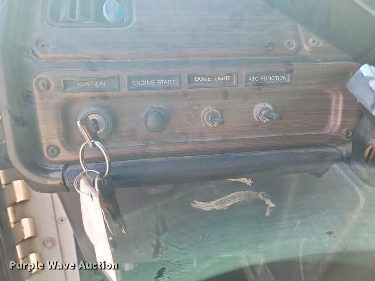 image for item LA9754 1998 Freightliner  FLD112 semi truck