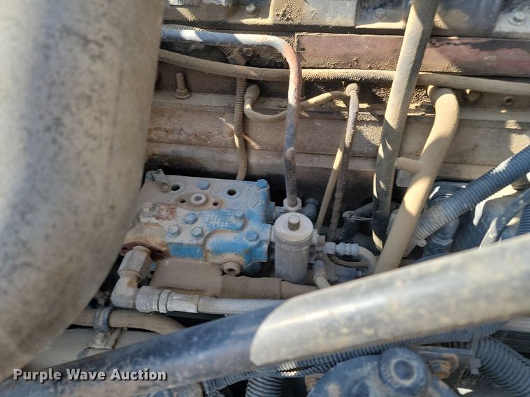 image for item LA9754 1998 Freightliner  FLD112 semi truck