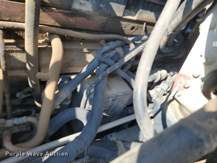 image for item LA9754 1998 Freightliner  FLD112 semi truck