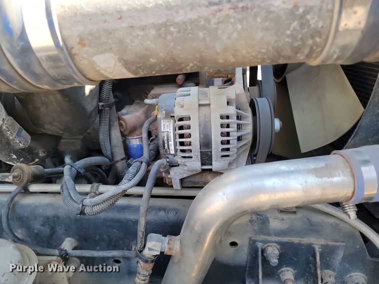 image for item LA9754 1998 Freightliner  FLD112 semi truck