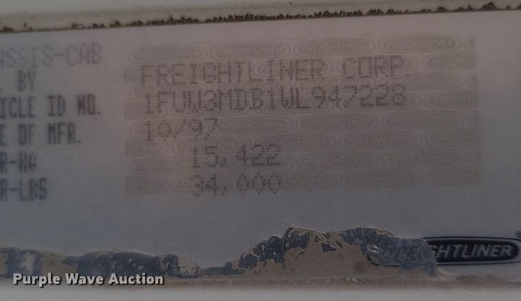 image for item LA9754 1998 Freightliner  FLD112 semi truck