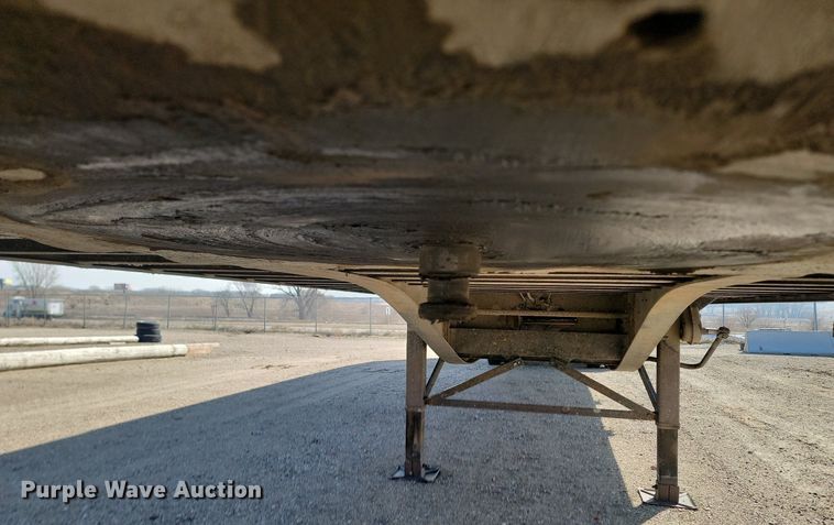 image for item LA9755 2004 Fontaine  IFTW-6-5053SLWK-CS side curtain trailer