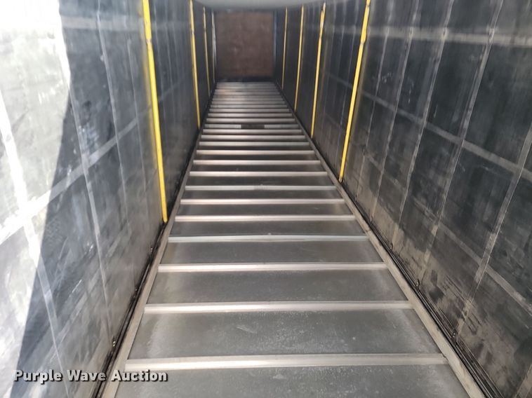 image for item LA9755 2004 Fontaine  IFTW-6-5053SLWK-CS side curtain trailer