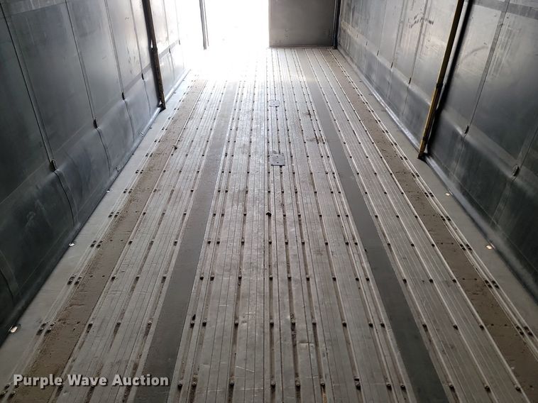 image for item LA9755 2004 Fontaine  IFTW-6-5053SLWK-CS side curtain trailer