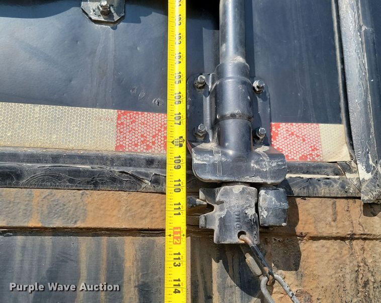 image for item LA9755 2004 Fontaine  IFTW-6-5053SLWK-CS side curtain trailer