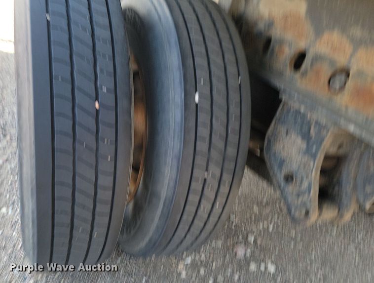 image for item LA9755 2004 Fontaine  IFTW-6-5053SLWK-CS side curtain trailer