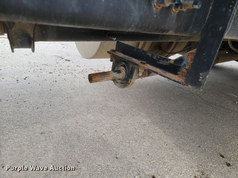 image for item LD9117 2011 Volvo VNL semi truck