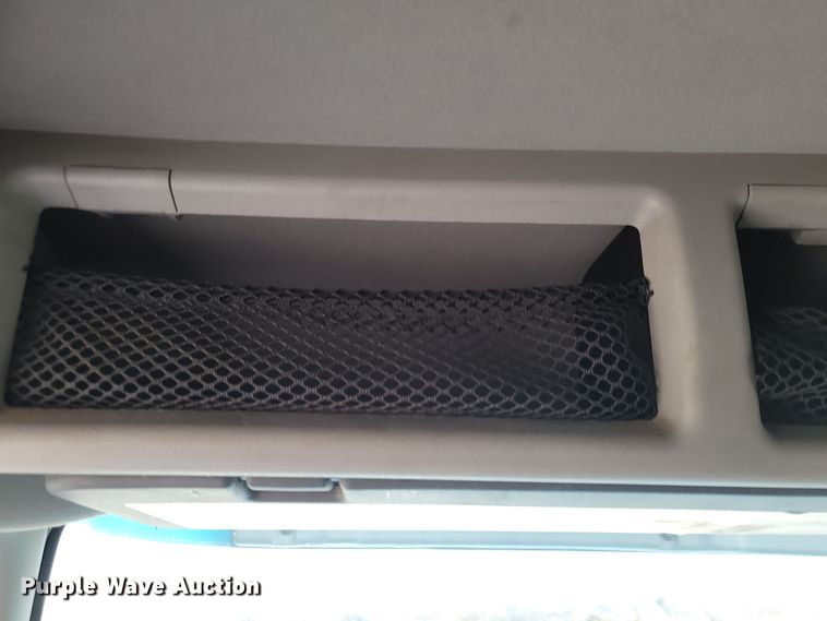 image for item LD9117 2011 Volvo VNL semi truck