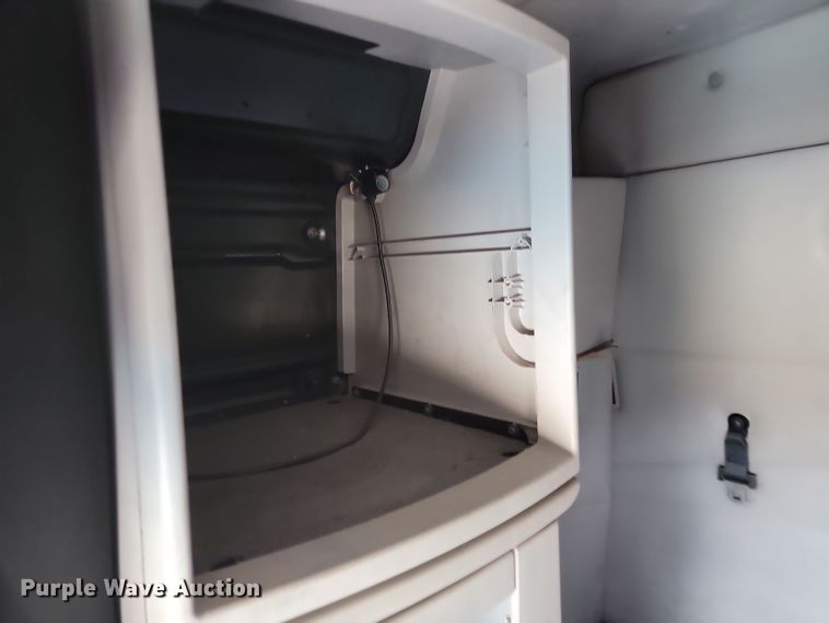 image for item LD9117 2011 Volvo VNL semi truck