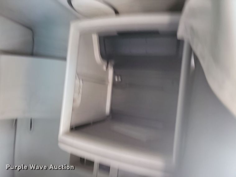 image for item LD9117 2011 Volvo VNL semi truck