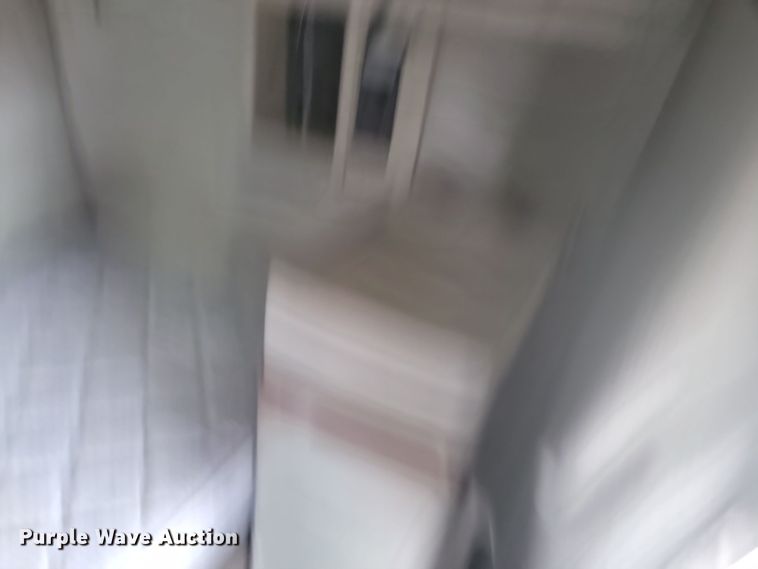 image for item LD9117 2011 Volvo VNL semi truck