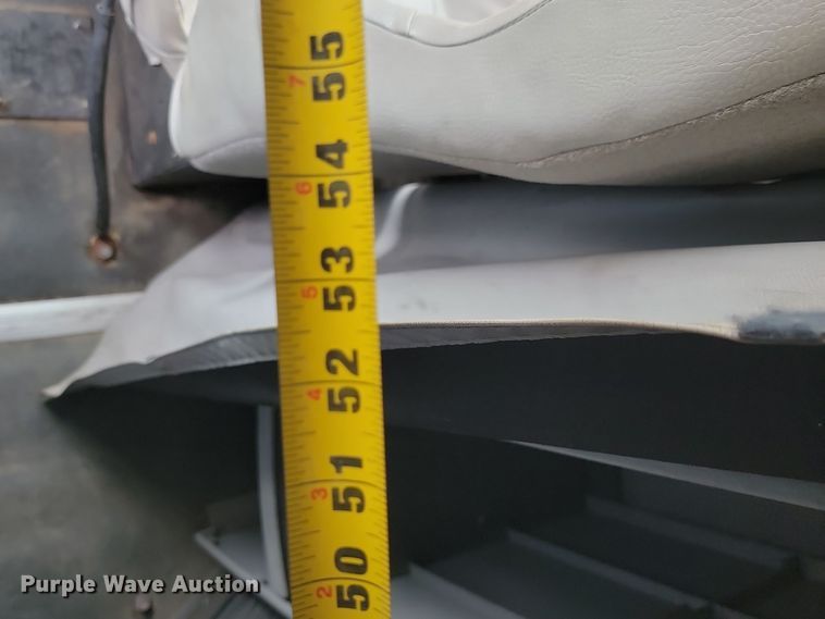 image for item LD9117 2011 Volvo VNL semi truck