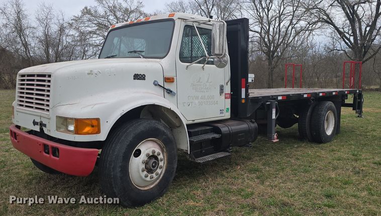 image for item LD9123 1997 International 4900  flatbed truck