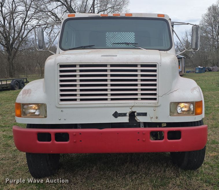 image for item LD9123 1997 International 4900  flatbed truck