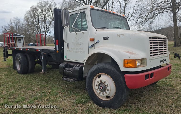 image for item LD9123 1997 International 4900  flatbed truck