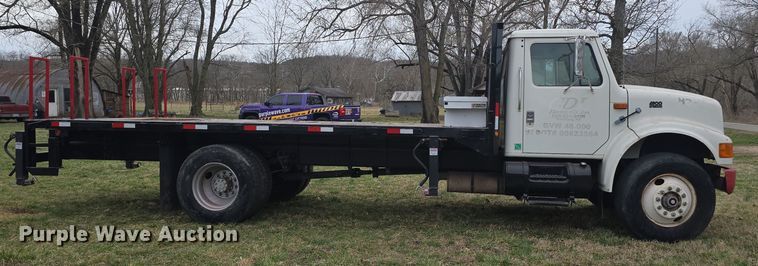 image for item LD9123 1997 International 4900  flatbed truck