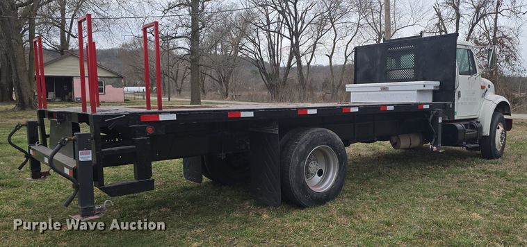 image for item LD9123 1997 International 4900  flatbed truck
