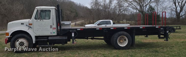 image for item LD9123 1997 International 4900  flatbed truck
