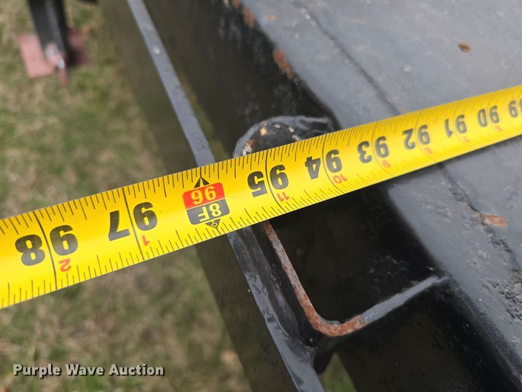 image for item LD9123 1997 International 4900  flatbed truck