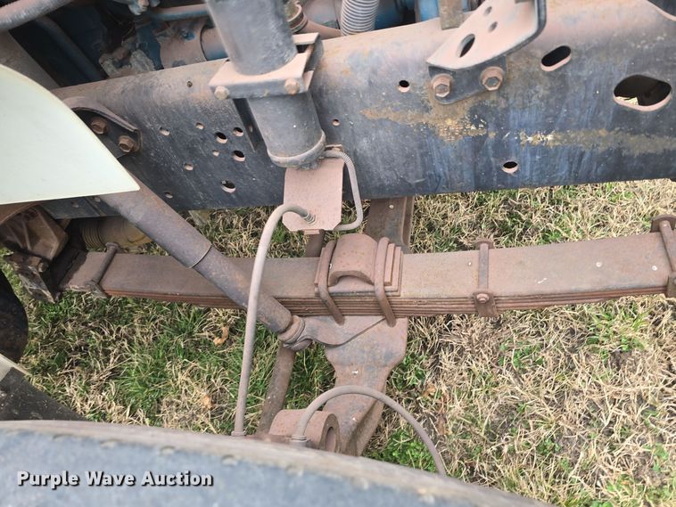 image for item LD9123 1997 International 4900  flatbed truck