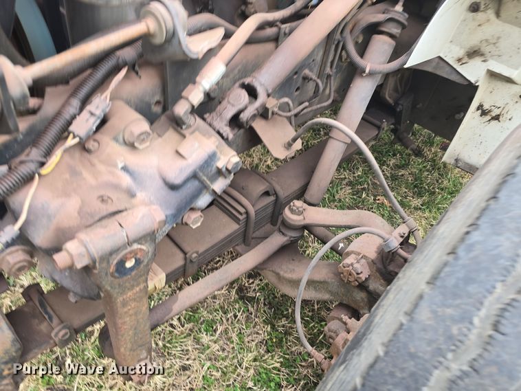 image for item LD9123 1997 International 4900  flatbed truck