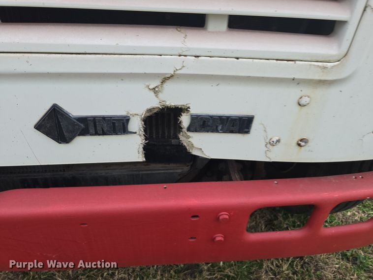 image for item LD9123 1997 International 4900  flatbed truck