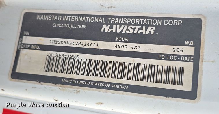 image for item LD9123 1997 International 4900  flatbed truck