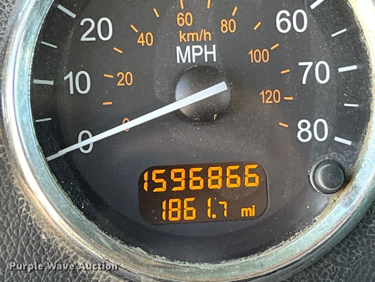 image for item LD9339 2010 Peterbilt 386 semi truck