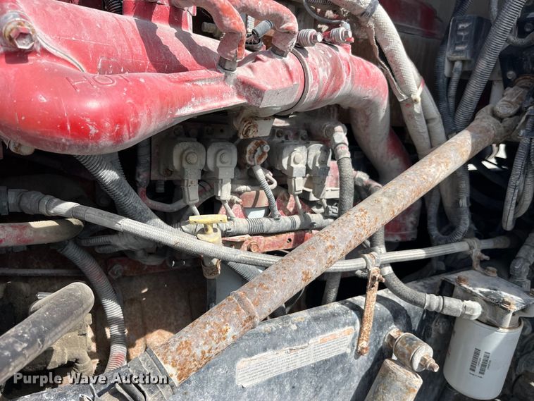 image for item LD9339 2010 Peterbilt 386 semi truck