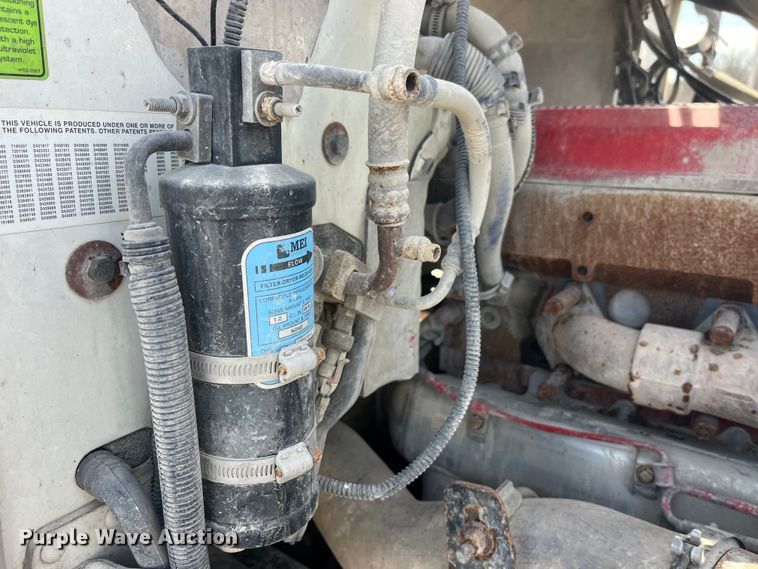 image for item LD9339 2010 Peterbilt 386 semi truck