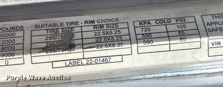 image for item LD9339 2010 Peterbilt 386 semi truck