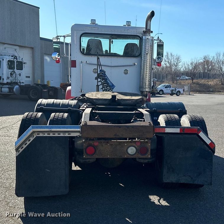 image for item LO9507 2005 Peterbilt  379 semi truck