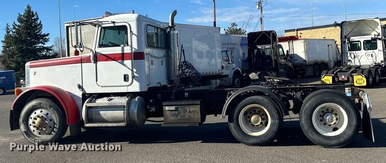 image for item LO9507 2005 Peterbilt  379 semi truck